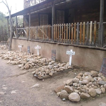 Bonnie Springs Ranch Motel Blue Diamond Bagian luar foto