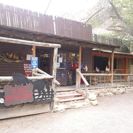 Bonnie Springs Ranch Motel Blue Diamond Bagian luar foto