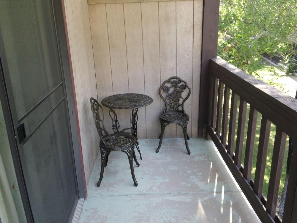 Bonnie Springs Ranch Motel Blue Diamond Bagian luar foto