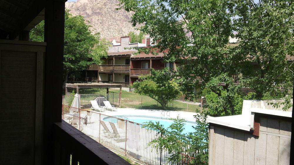 Bonnie Springs Ranch Motel Blue Diamond Bagian luar foto