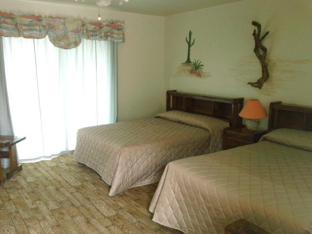 Bonnie Springs Ranch Motel Blue Diamond Bagian luar foto