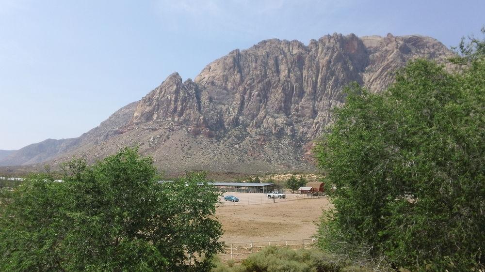 Bonnie Springs Ranch Motel Blue Diamond Bagian luar foto