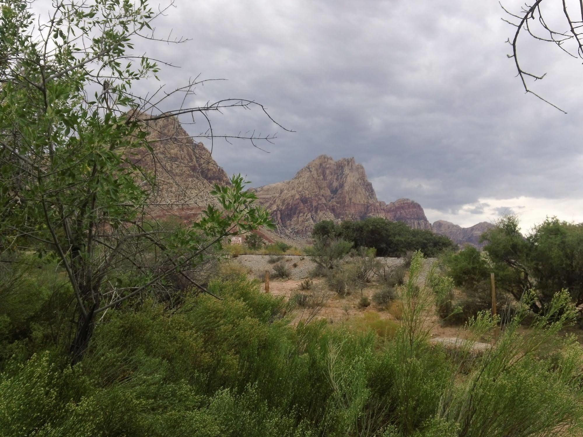 Bonnie Springs Ranch Motel Blue Diamond Bagian luar foto