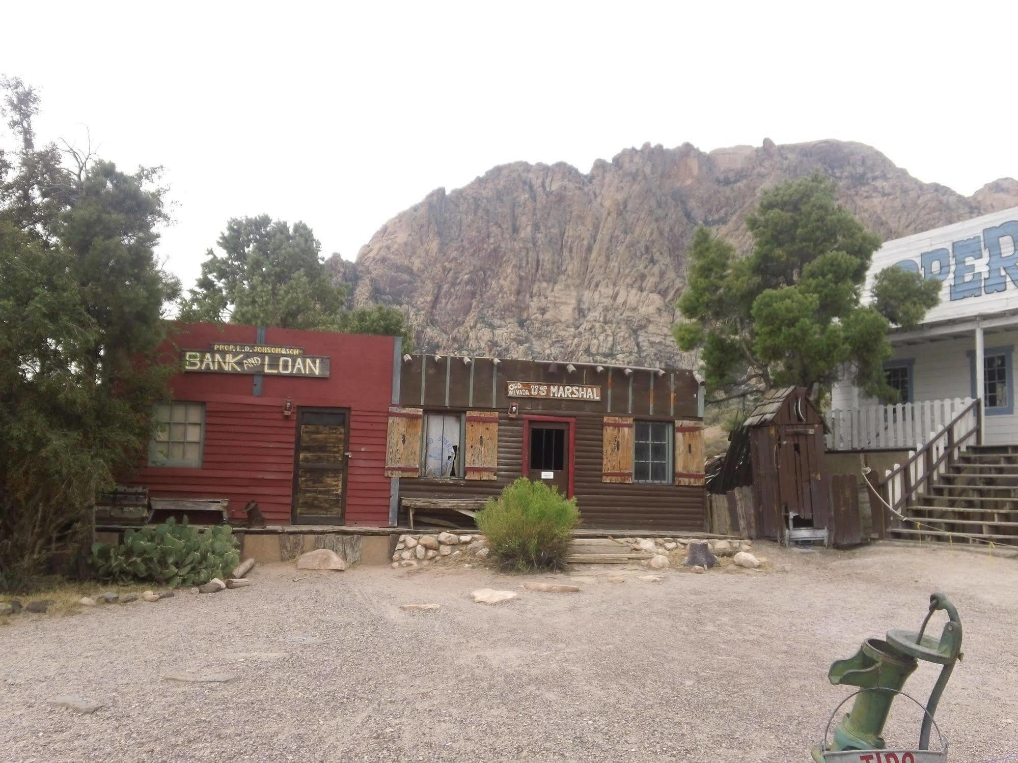 Bonnie Springs Ranch Motel Blue Diamond Bagian luar foto