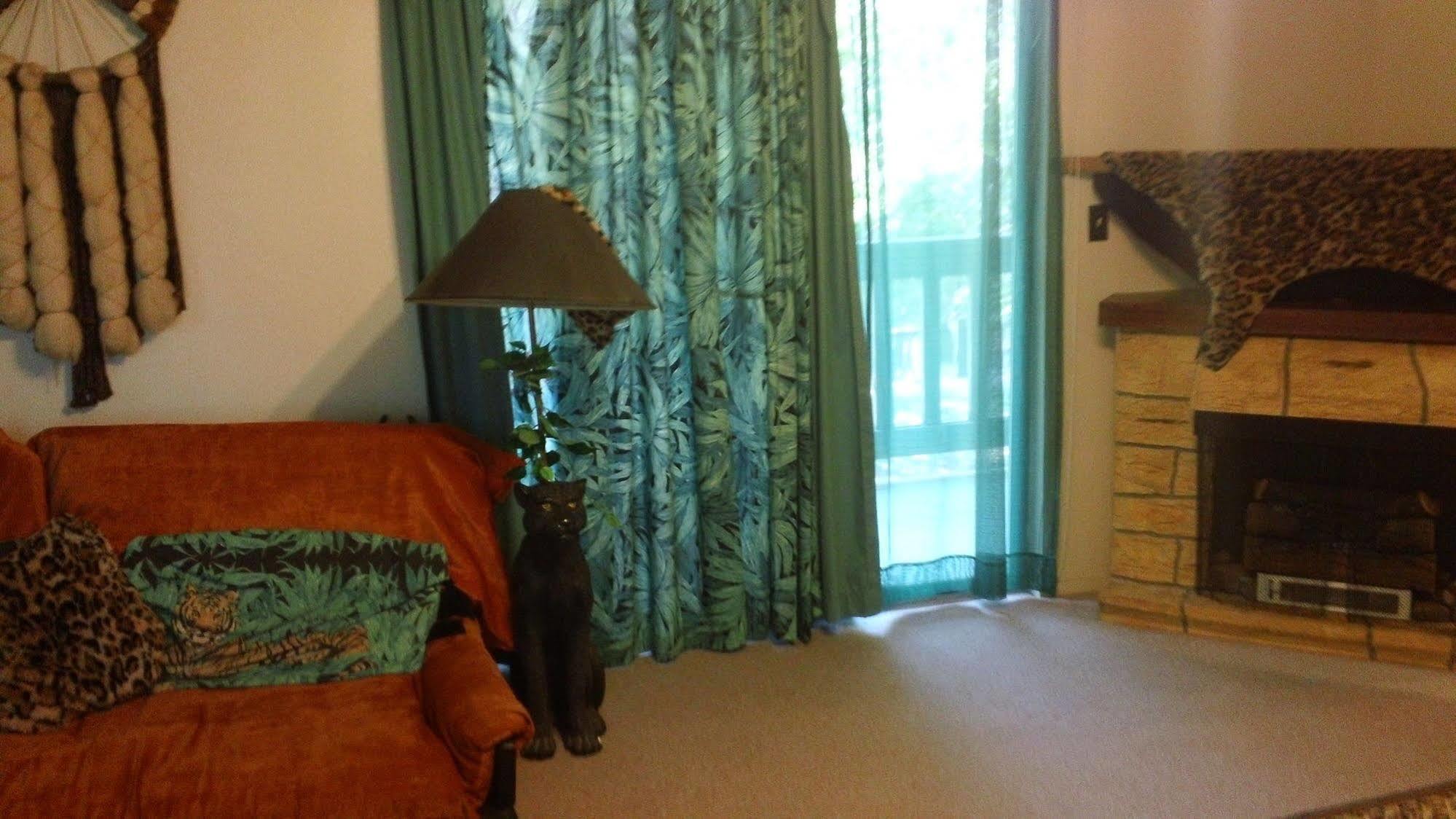 Bonnie Springs Ranch Motel Blue Diamond Bagian luar foto